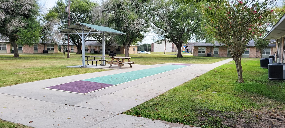 Photos and Video of HILLWOOD APTS in Weimar, TX